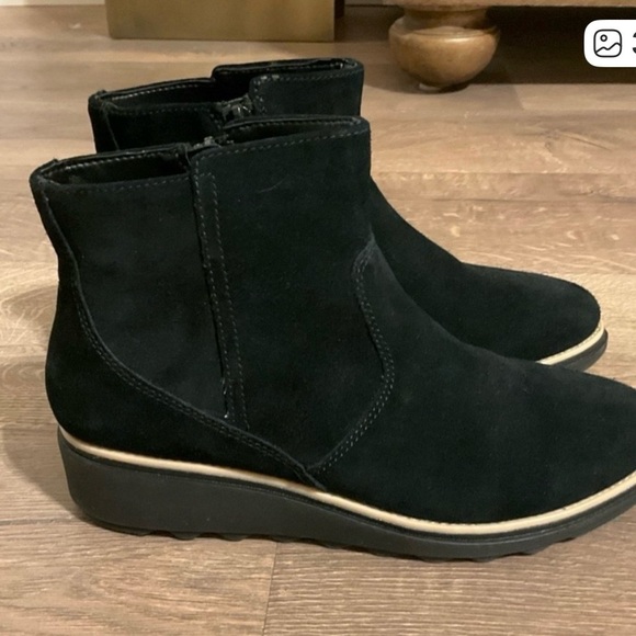 Clark’s Sharon Black Suede Ankle Boots 8 - Picture 3 of 8